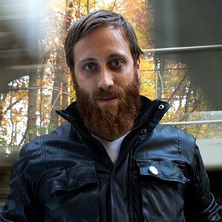 24405684-24405686-slarge Dan Auerbach // Conan Tonight